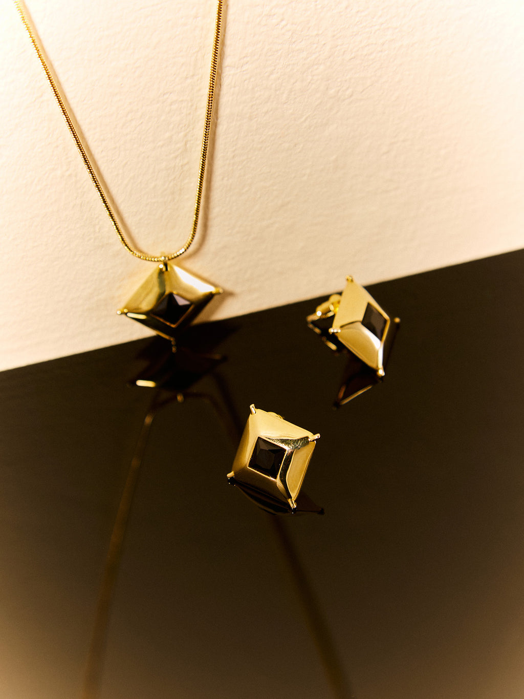LOUVRE STUD EARRINGS