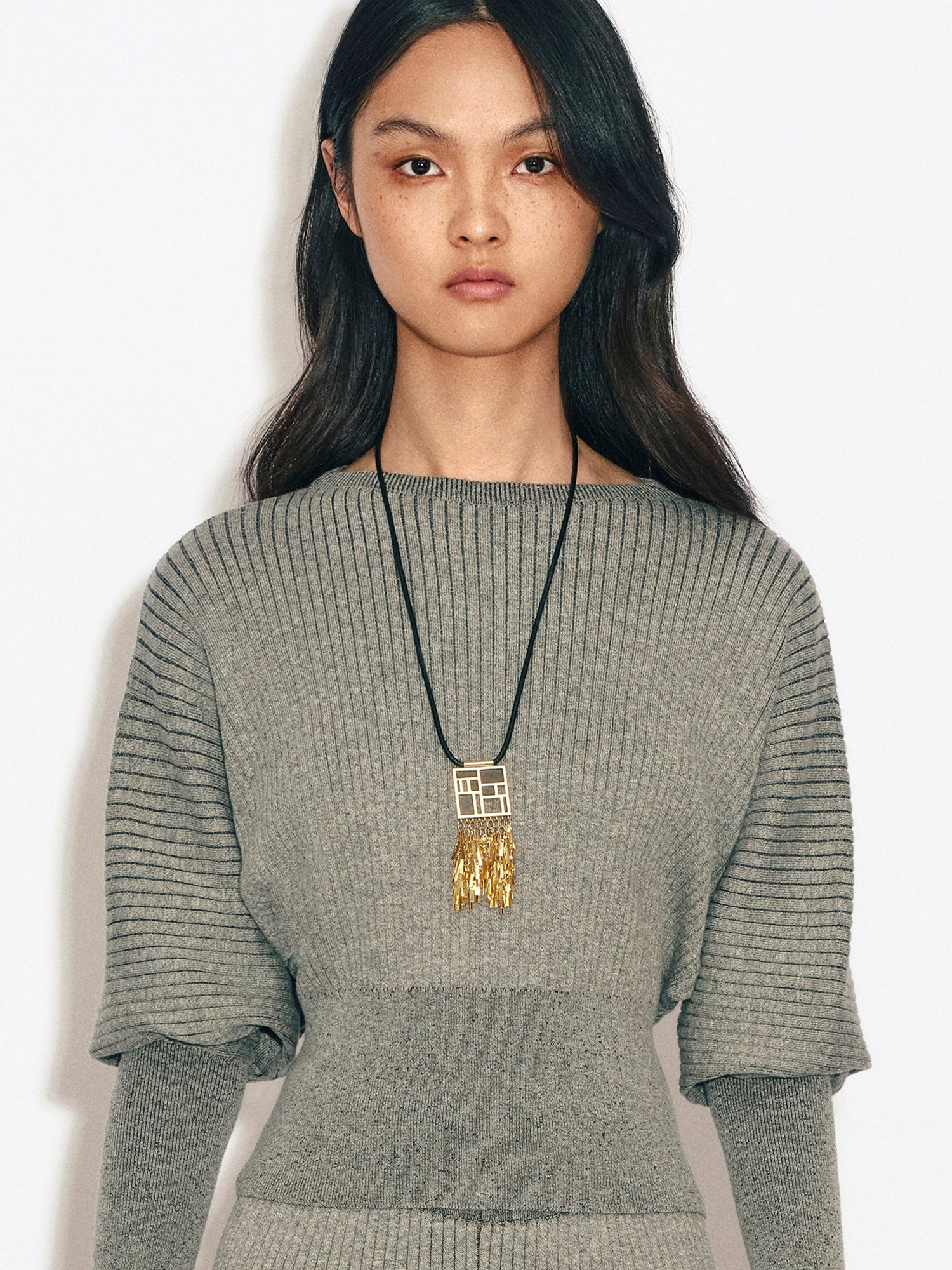 TASSEL ENAMEL NECKLACE