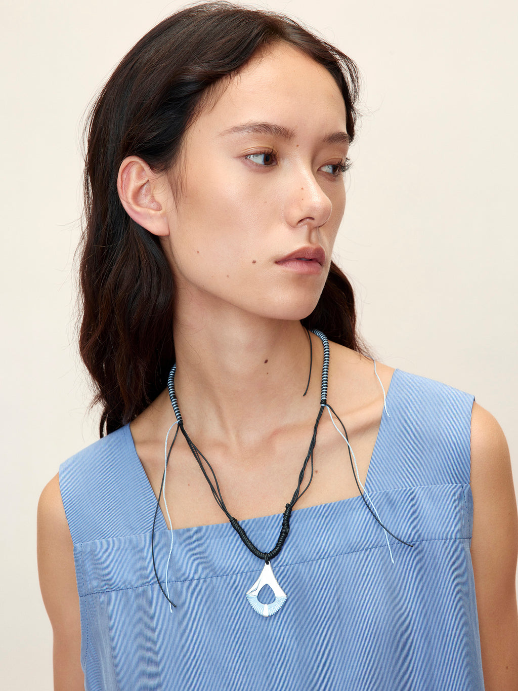 FAN SHAPED WOVEN NECKLACE