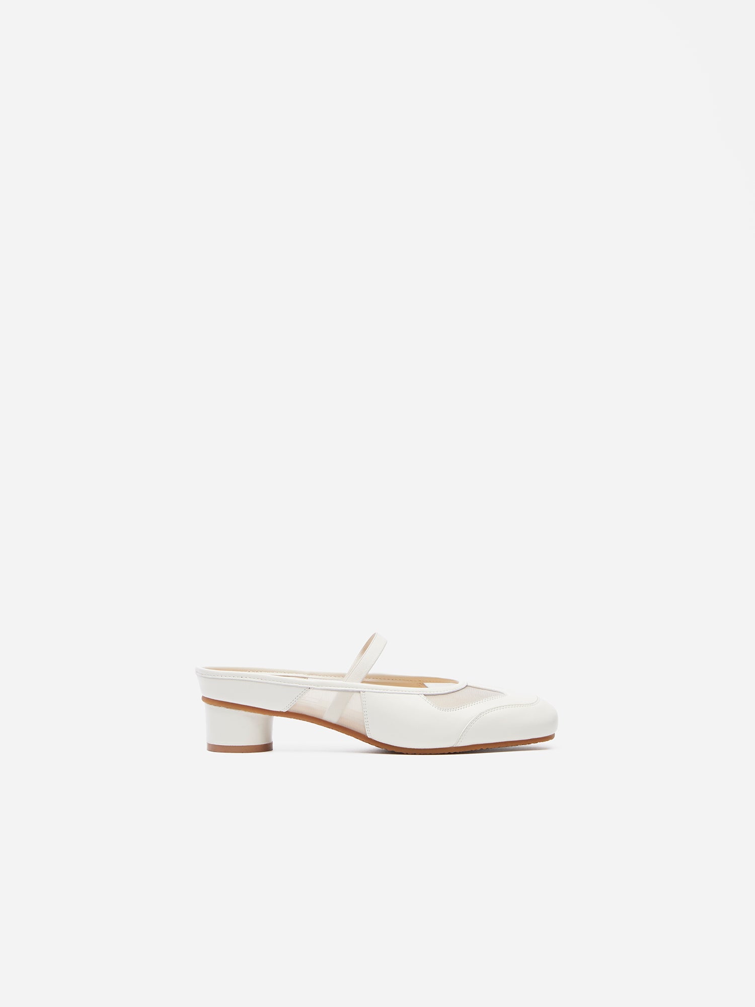 BALLET TRAINER LOW HEELS