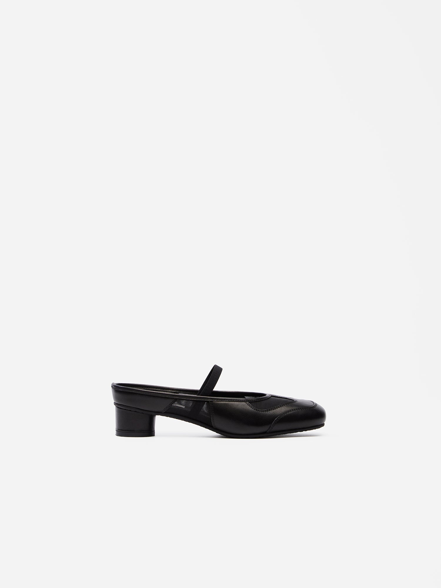 BALLET TRAINER LOW HEELS