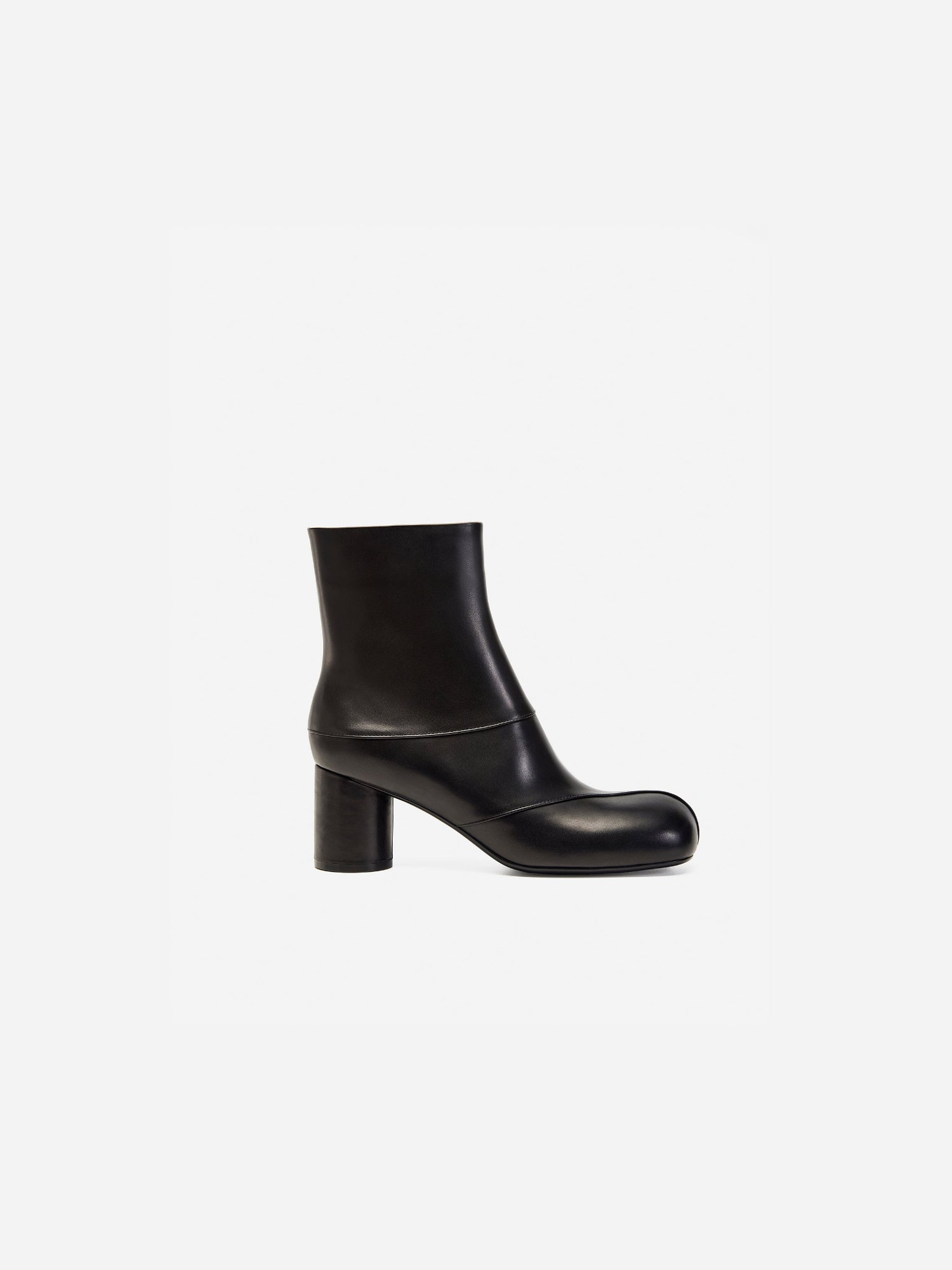 SQUARE TOED BOOTS