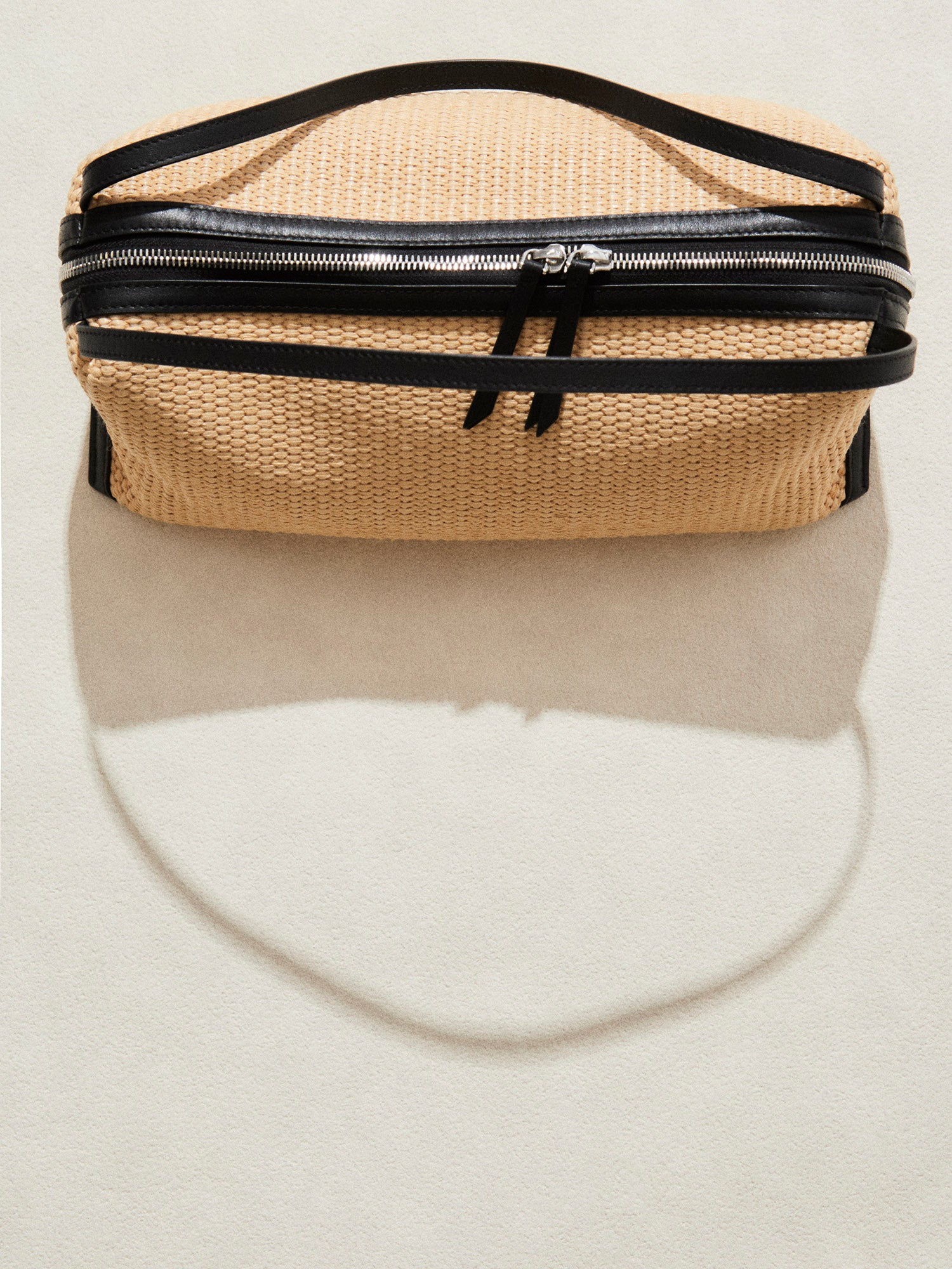 NOMAD SHOULDER BAG