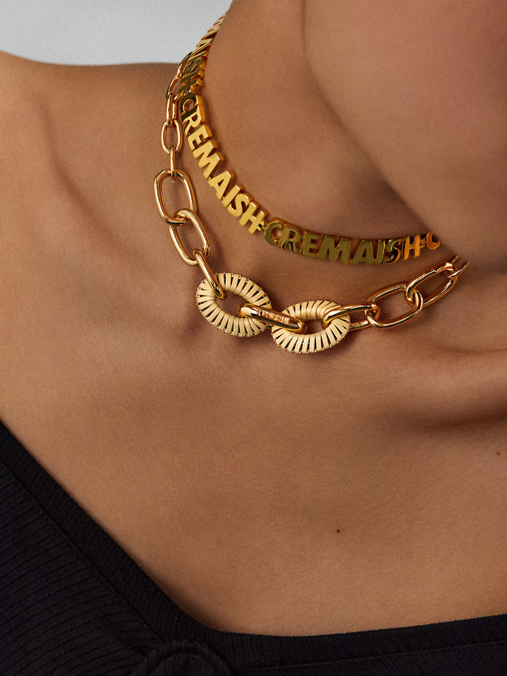 OVAL HOOP NECKLACE
