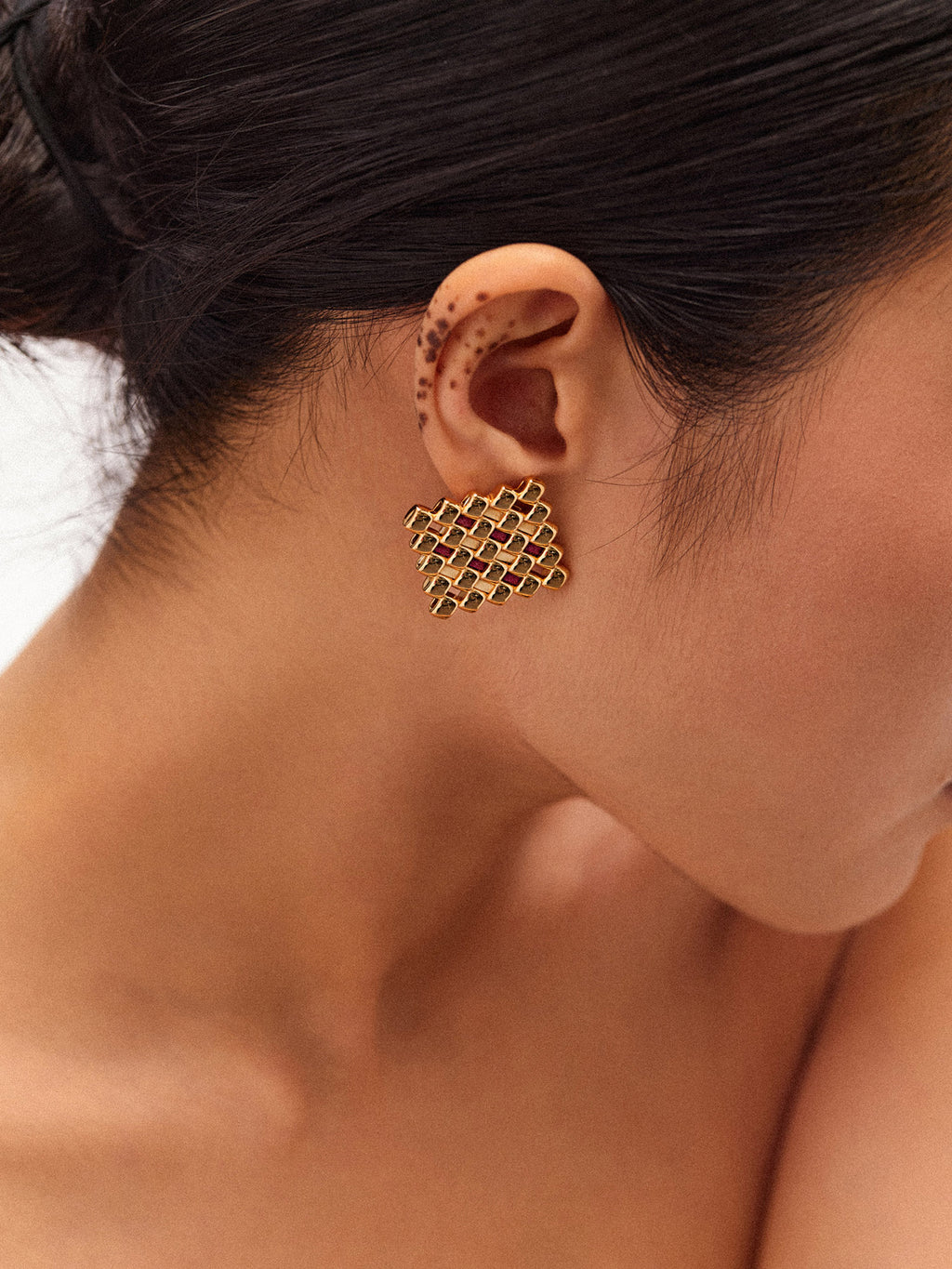 LEATHER RHOMBUS STUD EARRINGS