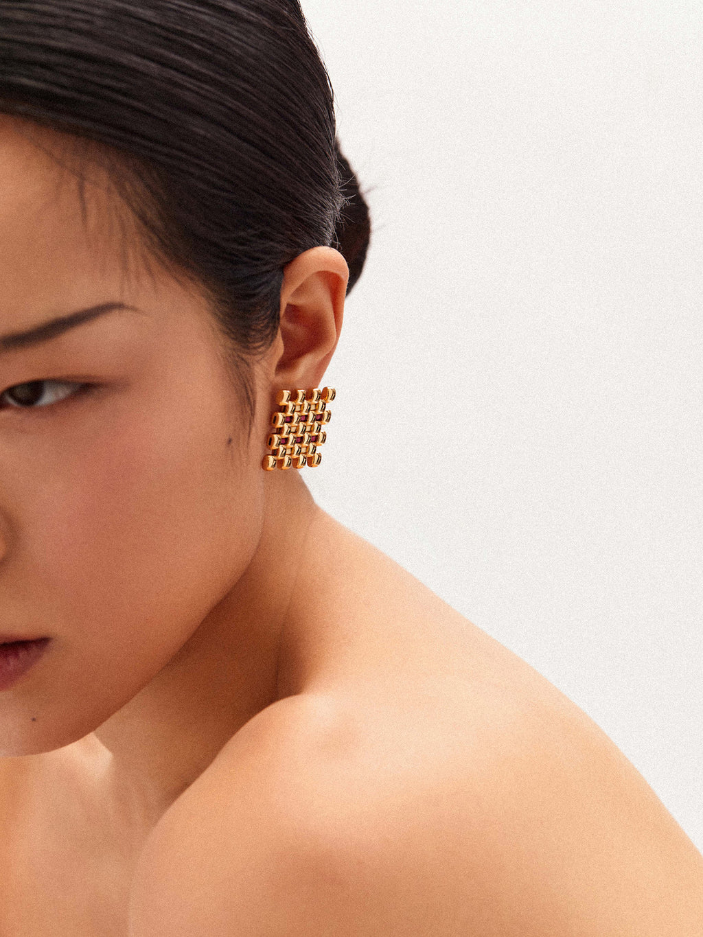 LEATHER SQUARE STUD EARRINGS
